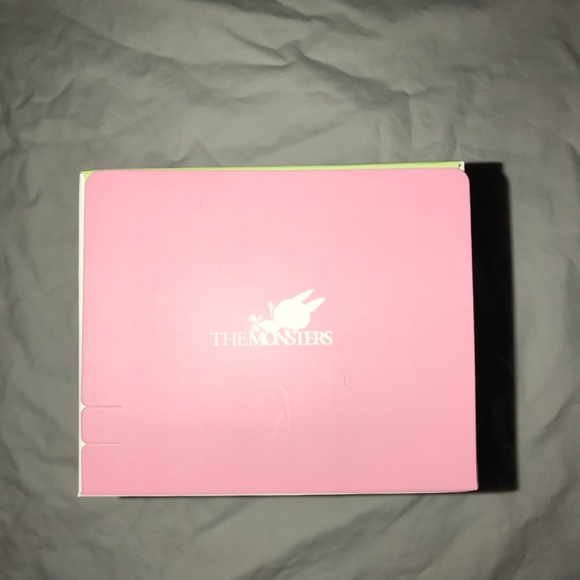 NEW SEALED Sea Salt Coconut Labubu Exiting Macaron Authentic Vinyl Face Blue - Picture 2 of 3